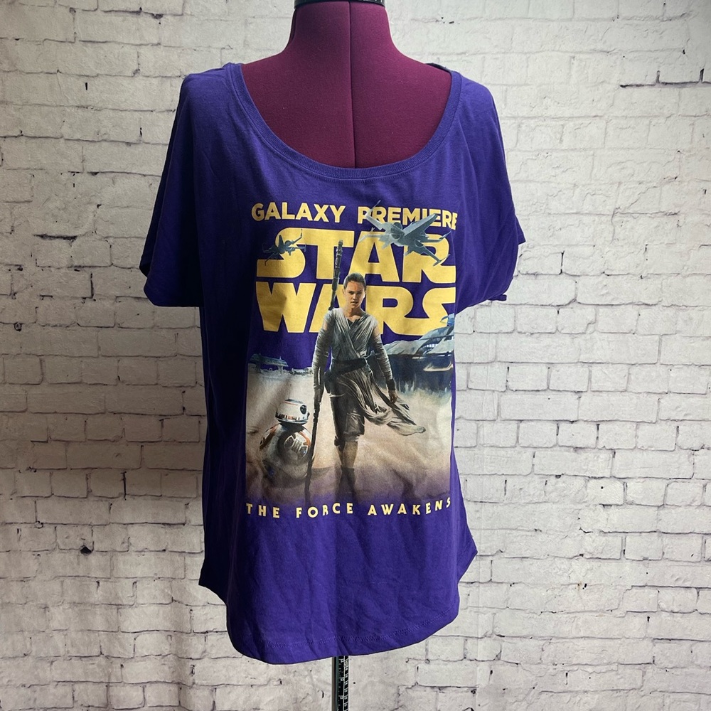 Galaxy premiere collection Star Wars the force awakens Tshirt size large